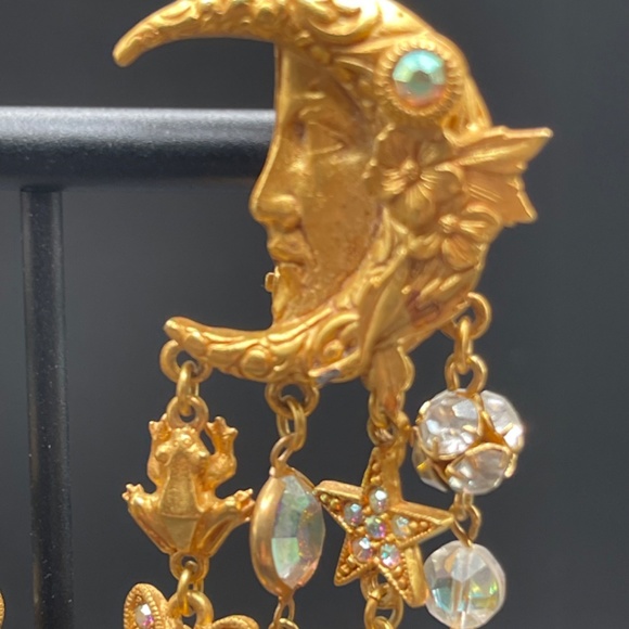 Kirk’s Folly Moon & Butterfly ~ RARE ~ CLIP ON EARRINGS - Picture 2 of 9